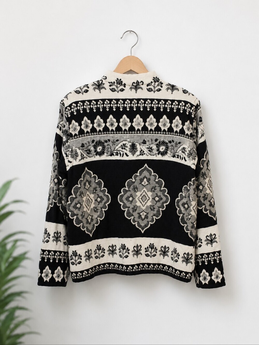 Flashback Women's Black & White Tapestry Knit Jacket XL Boho Southwestern Button - Picture 2 of 6